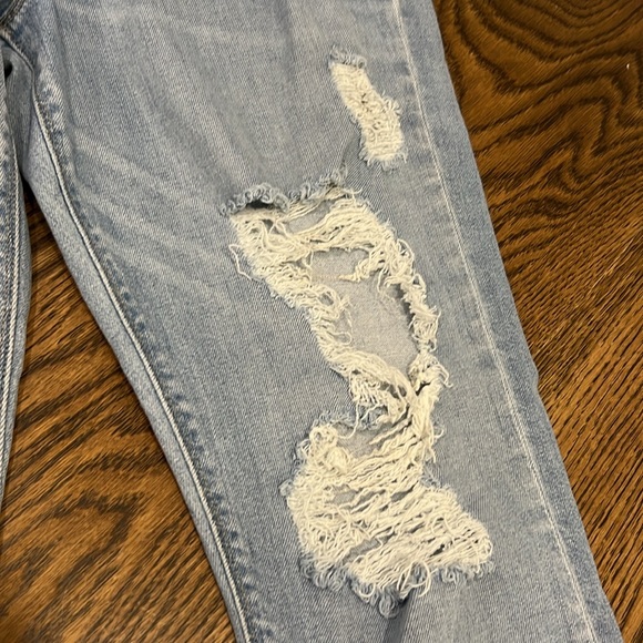 Hudson Jeans - very comfy - one side open and other has threads- Crop - Riley - - Picture 4 of 7